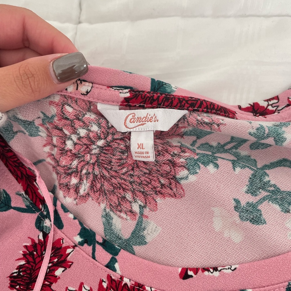 Candie's Pink Floral Blouse - Picture 4 of 4